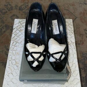 Jamie patent leather heels size 7, black